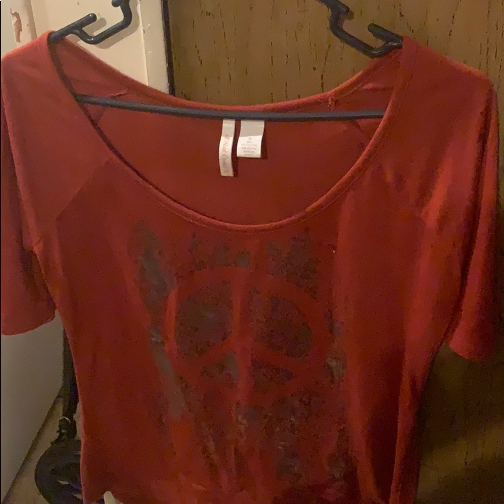 Red/Burgundy/ Silver Women’s Top!